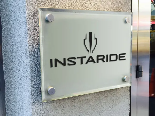 “UAB Instaride” logo – presentation