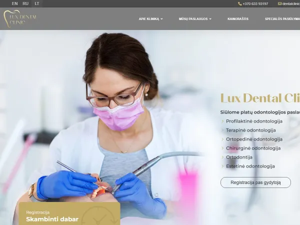„Lux Dental Clinic“ svetainė – pagrindinis puslapis kompiuterio ekrane