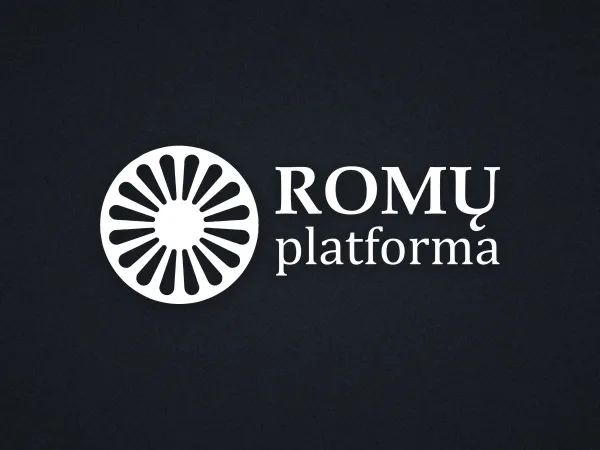 “Romų platforma” logo – on a dark background