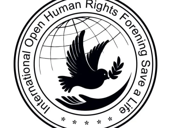 „International Open Human Rights Forening Save a Life“ dizainas – tamsiame fone